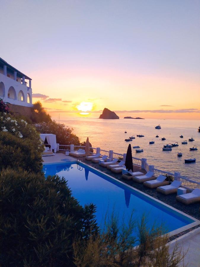 La Piazza Luxury Hotel & Spa Panarea Exterior photo