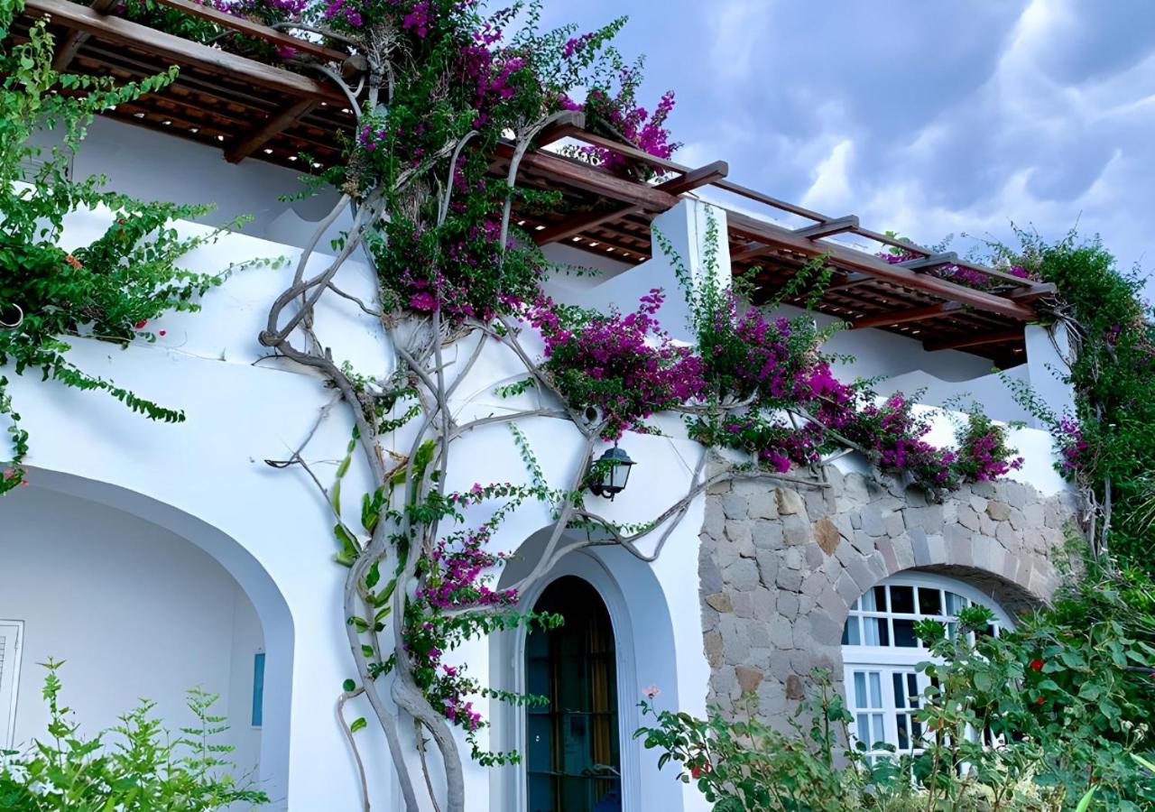 La Piazza Luxury Hotel & Spa Panarea Exterior photo