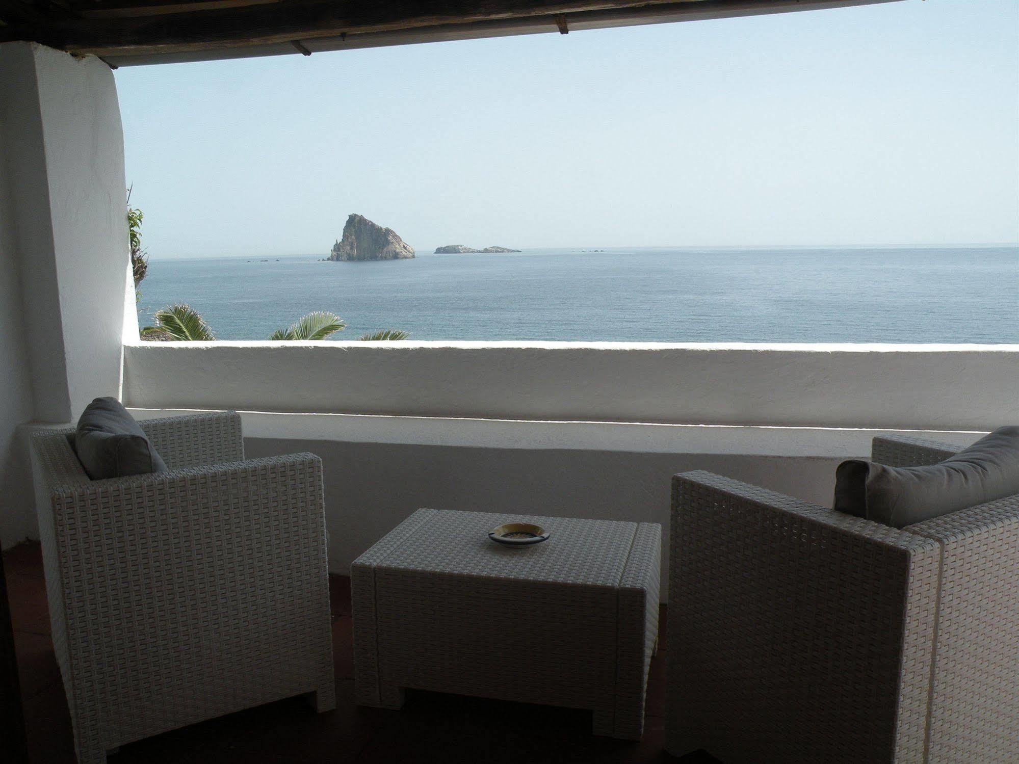 La Piazza Luxury Hotel & Spa Panarea Exterior photo