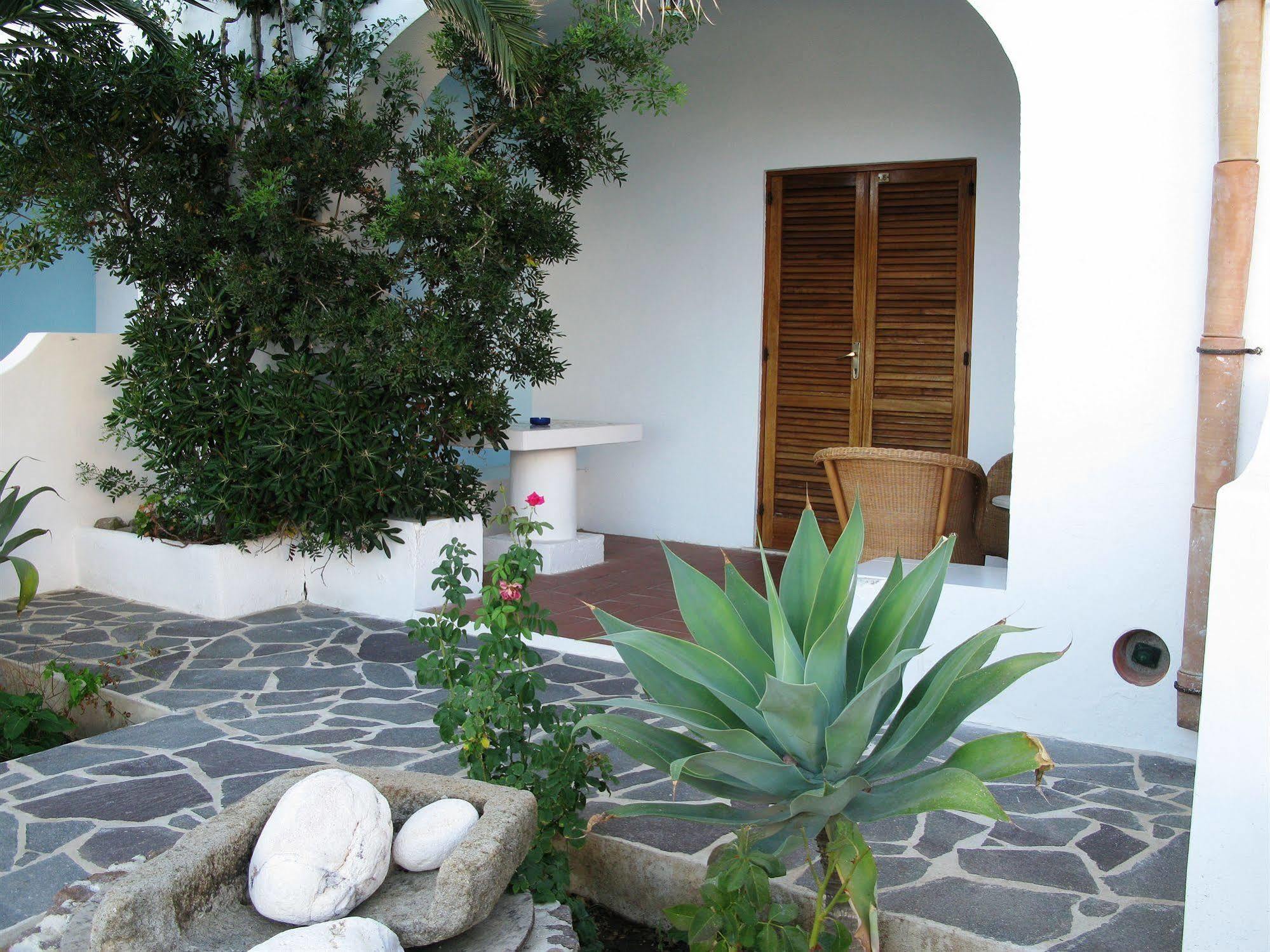 La Piazza Luxury Hotel & Spa Panarea Exterior photo